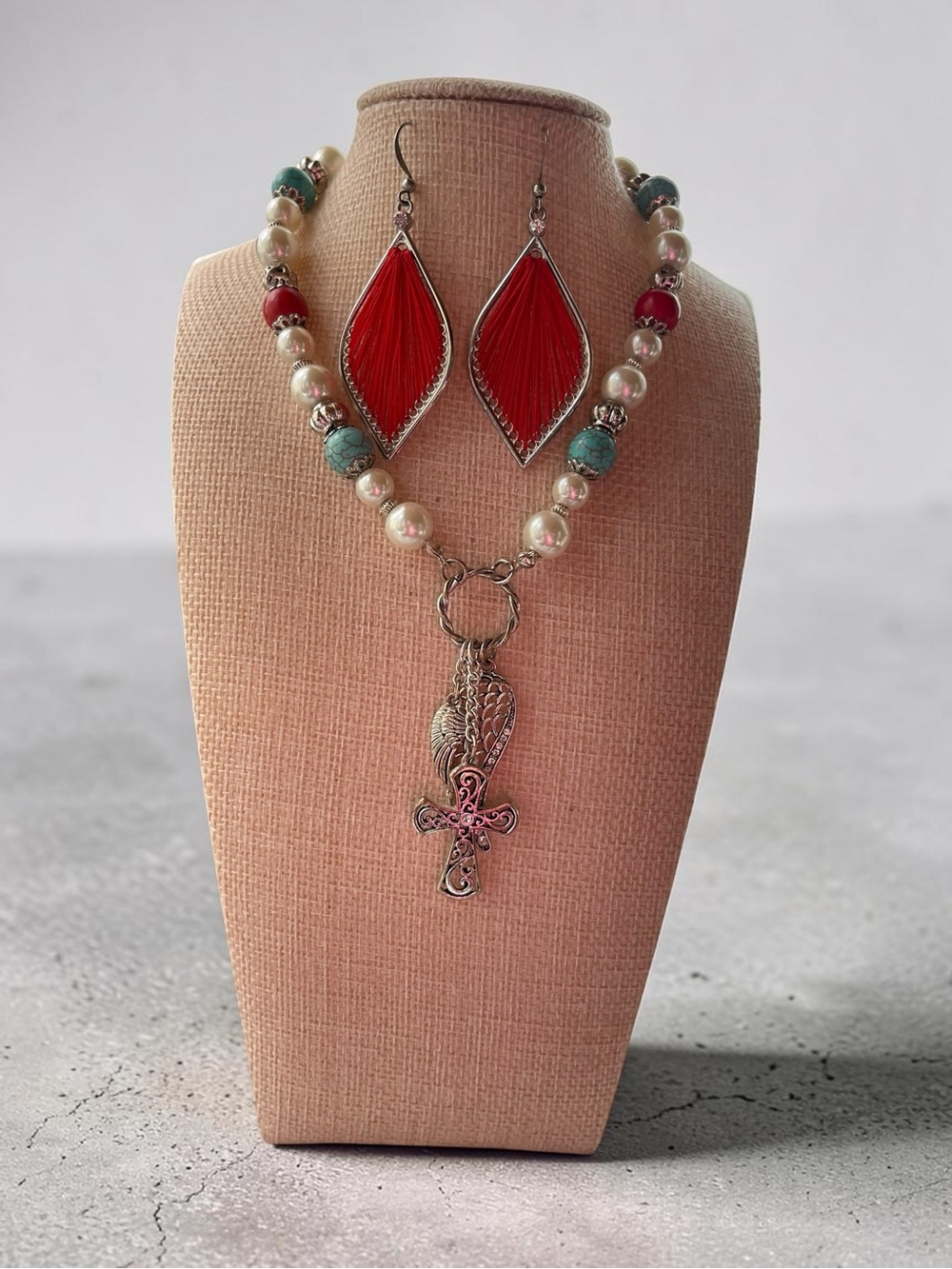Beleza Curated Boho Red Turquoise Faux Pearl Necklace & Mixit Color Earrings Set